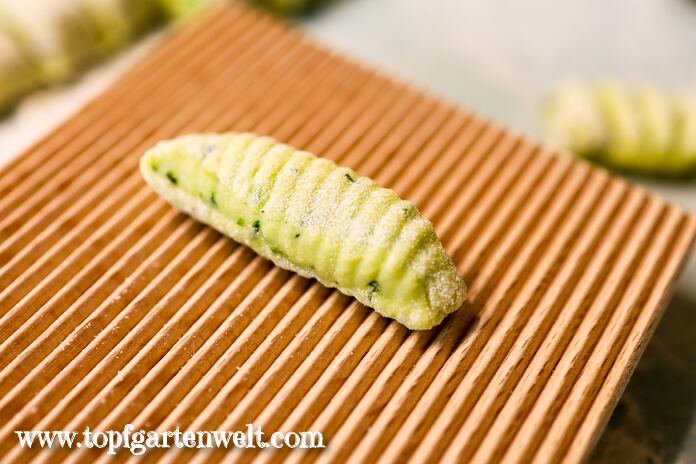 Gnocchi-Brett für ein schönes Muster - Foodblog Topfgartenwelt