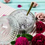 Rosenzucker selber machen | Rosenblütenzucker aus Duftrosen - Foodblog Topfgartenwelt